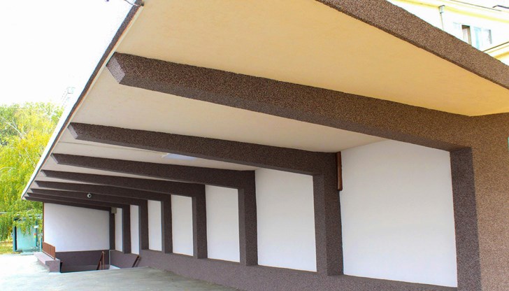 Обновеното съоръжение е с денонощно видеонаблюдение