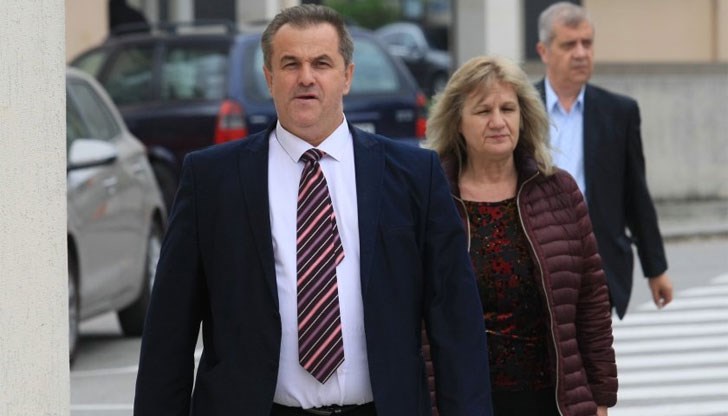 Бившият кмет на Созопол ще връща от джоба си парите, предоставени на градския футболен клуб Бившият кмет на Созопол ще връща от джоба си парите, предоставени на градския футболен клуб