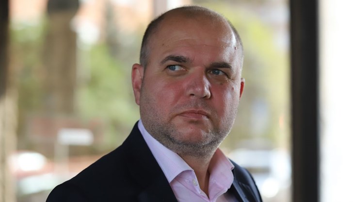 Според депутата най-важното е България да извърши правилните реформи, а не да раздава пари на калпак