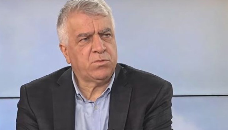 Аз споделям изумлението как в тези трудни условия, при предизвикателствата на зимата, изведнъж приоритет стана влизането на България в еврозоната, коментира икономистът