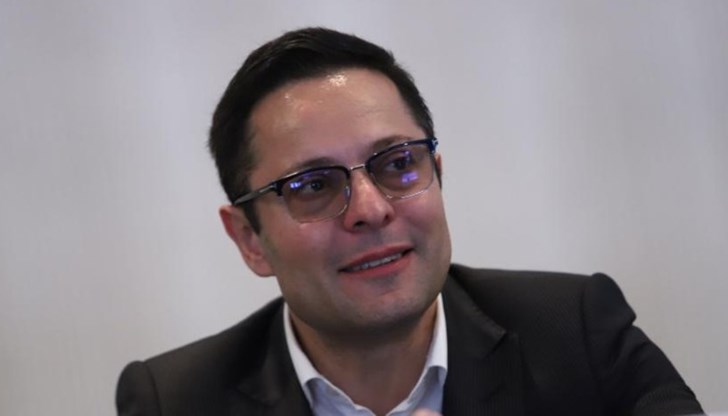 Членовете на съвета се увеличиха от трима на петима