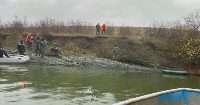 По-рано днес беше намерена лодката им, но от тях няма