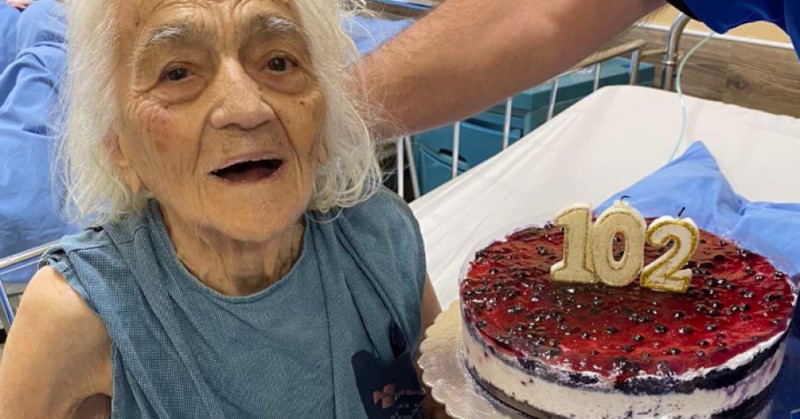 Жената става пациентка в болницата след битов инцидент102-годишна пациентка посрещна