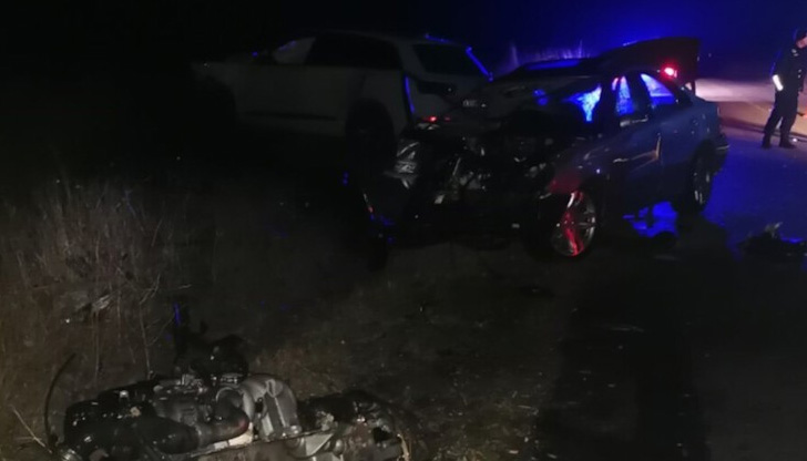 В петък челно се удариха две колиОще една жертва на