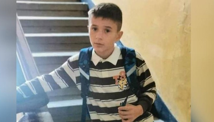 Вещите са намерени през нощта и са иззети от полицията