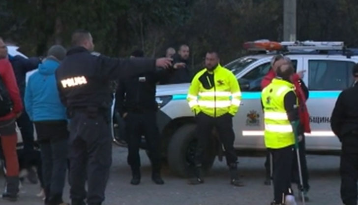 Полицаите в Перник започват да претърсват специфични места, които към