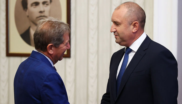 В началото на септември президентът Радев проведе безпрецедентна среща с
