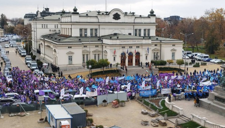 Причината за недоволството - ефектите на кризата върху доходите и