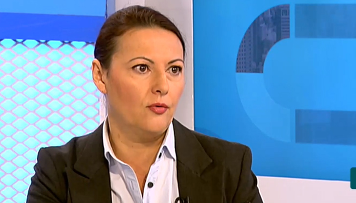 Елена Дариева допълни, че всички вкупом може да излязат виновни,