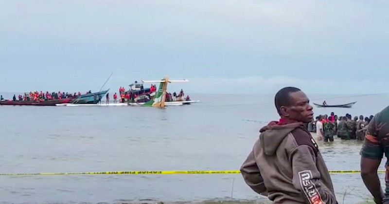 Спасени и откарани в болница 26 от общо 43 души на