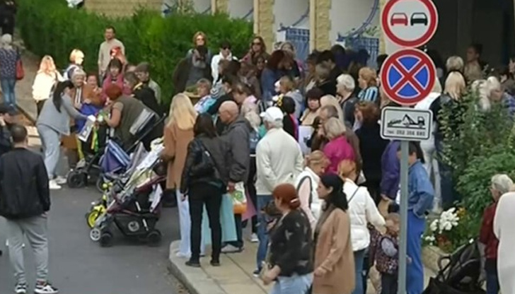 Протестиращите не желаят да бъдат премествани в държавни базиПореден протест