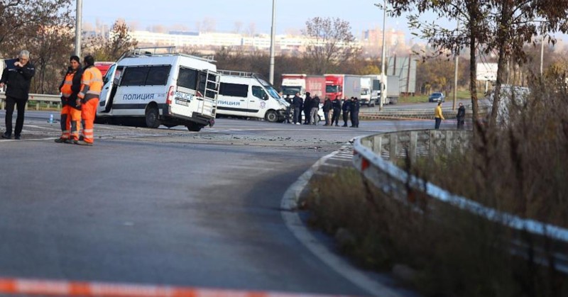 Било му е разпоредено да не спира в никакъв случайШофьорът,