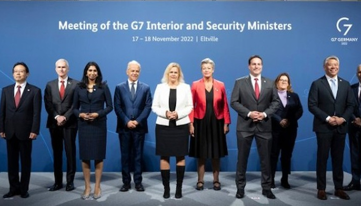 Министрите от Г-7 поискаха наказателно преследване и разследване на военни