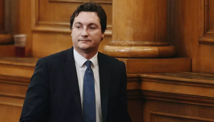 С въвеждането на смесено гласуване - с хартиени бюлетини и