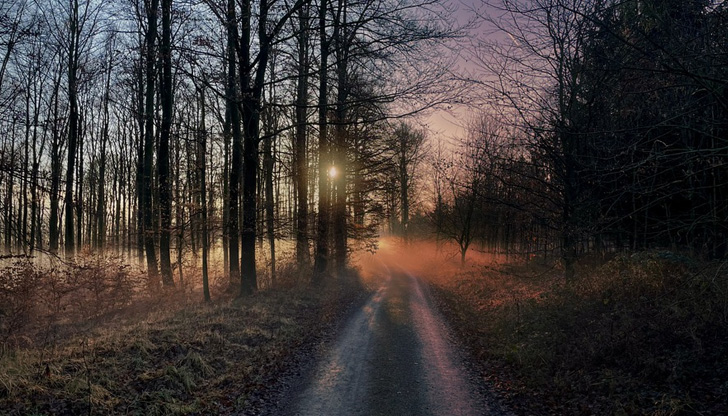 Сутринта на много места в равнините и котловините ще има