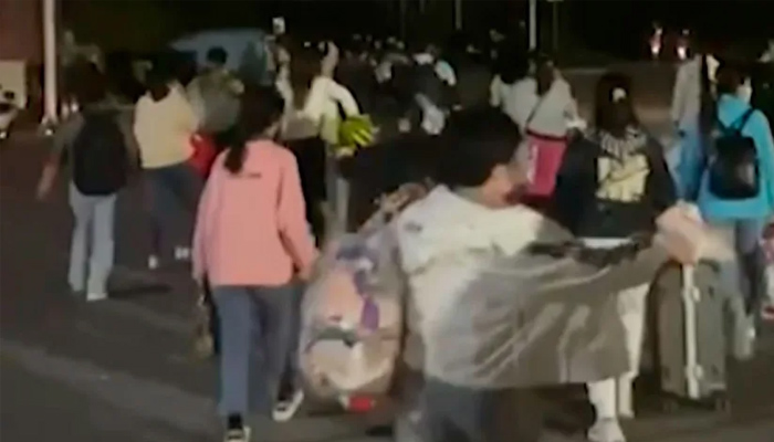 Фирмата е основен подизпълнител на Apple и в нея работят