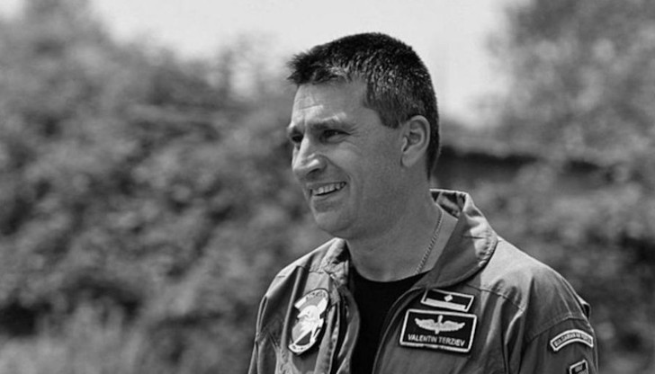 Пилотът Валентин Терзиев загина на 9 юни 2021 година по време