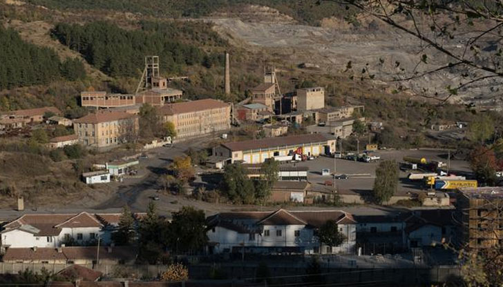 Близо 14 000 души са пряко заетите в отрасъла, други