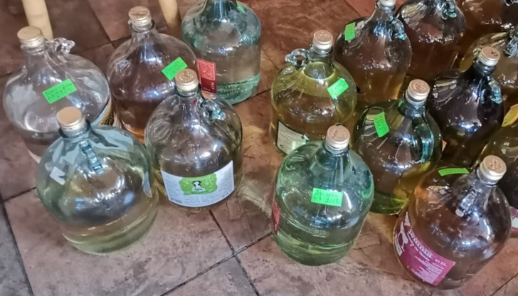 След серия проверки са иззети и 3 кг контрабанден тютюн