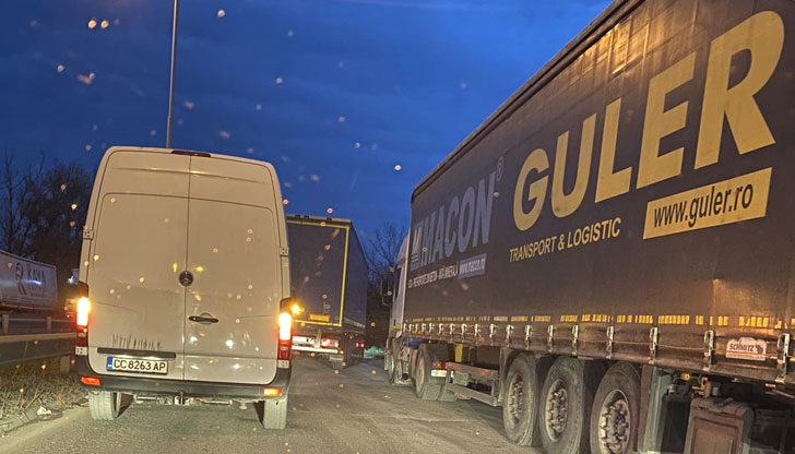 Вчера местните власти поискаха екипи на АПИ да контролират тировете,