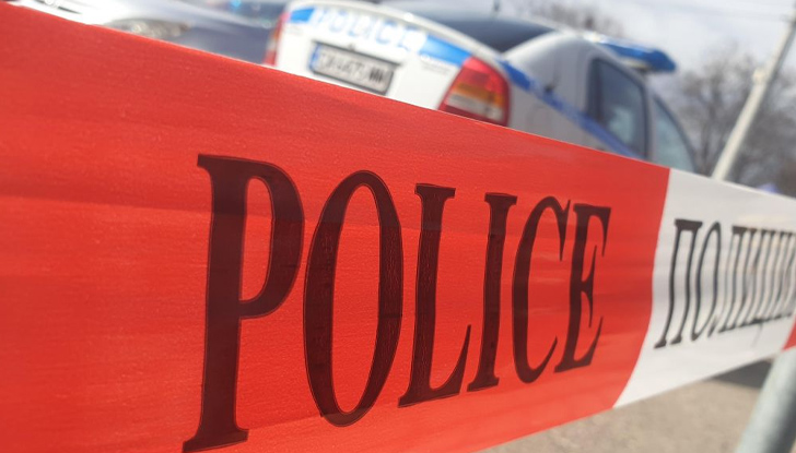 Най-вероятно става въпрос за самоубийство, но не се изключват и