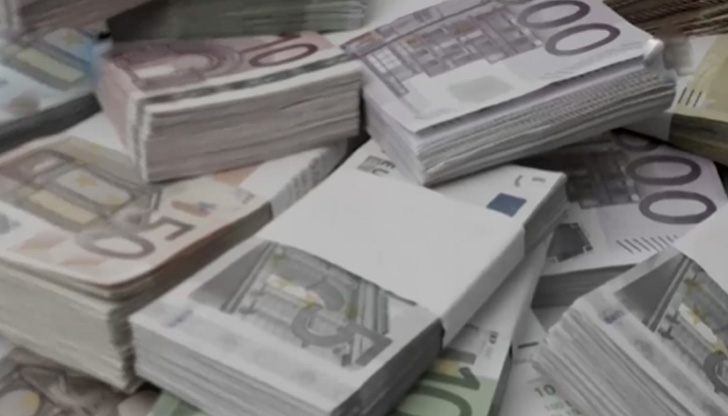 Само до края на октомври валутата е на стойност над