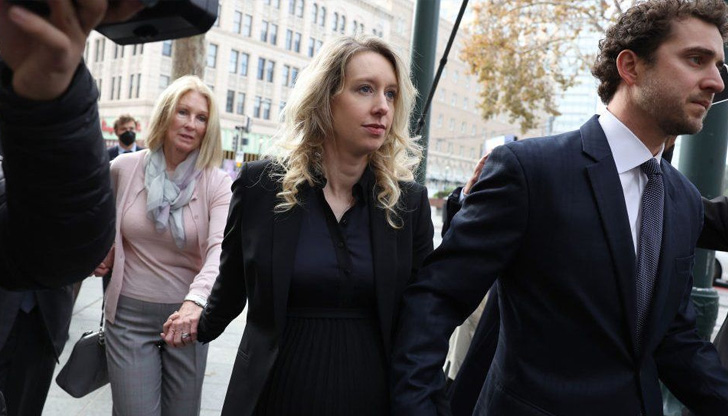 Елизабет Холмс създава компанията, когато е едва 19-годишна студентка в