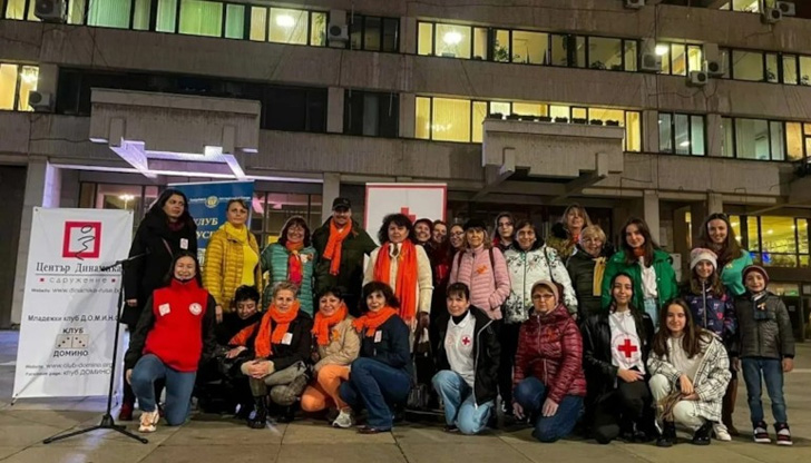 Акцията ще продължи 16 дниДесетки русенци се събраха на площада