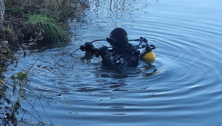 Вчера са били претърсени четири водоема, днес - още триВодолази