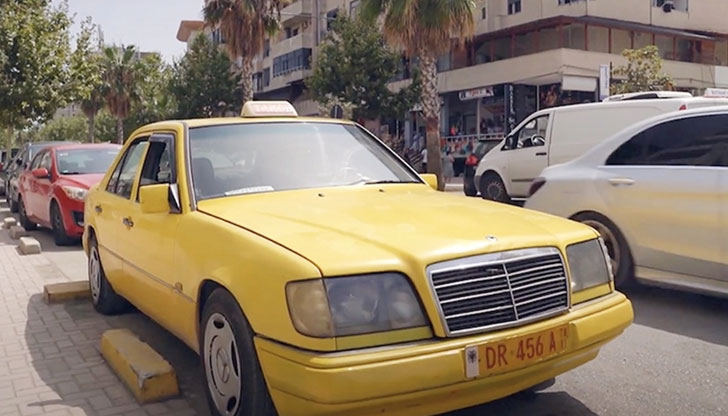 Колата е произведена през 1993 година и все още е с оригиналния