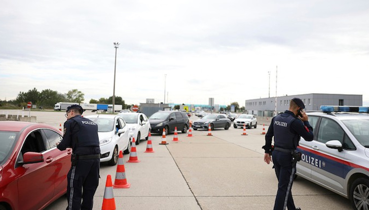 В Австрия са пристигнали над 90 000 бежанци, преминали по