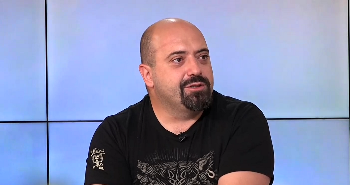 Русия обяви, че изтегля войските си от Херсон и същевременно