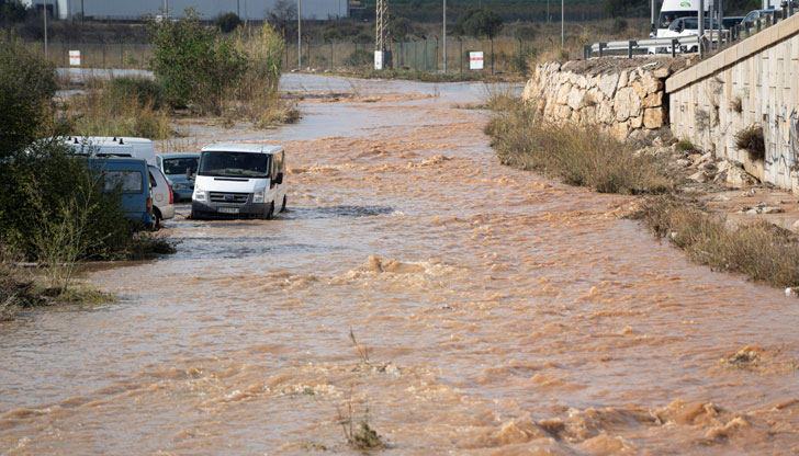 Пистата на летището в испанския град не работи, след като