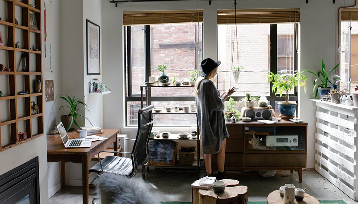 В замяна на това работещите биват компенсирани с бонуси и