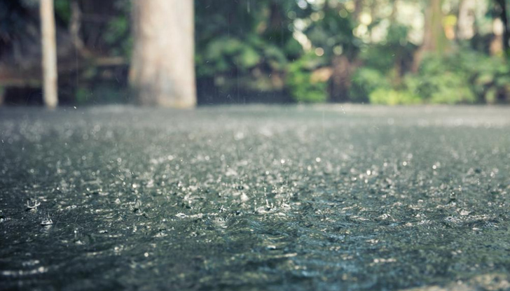 Облаци и дъжд ни очакват в петък, с максимални градуси