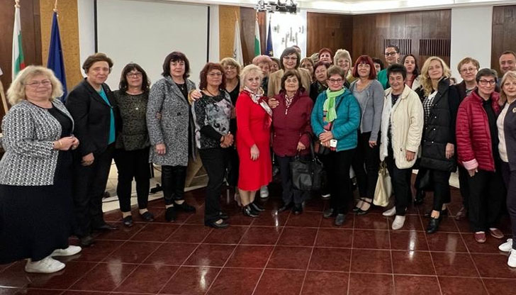 Трябват реални мерки, с които да помагаме на младите да