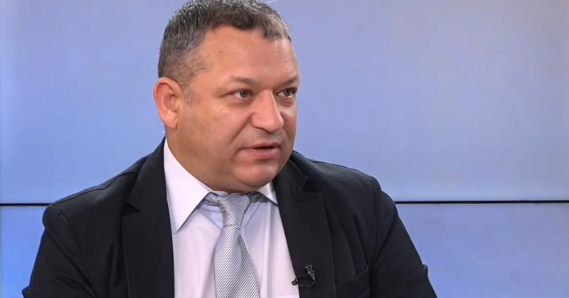 Според експерта по международни отношения това трябва много да ни