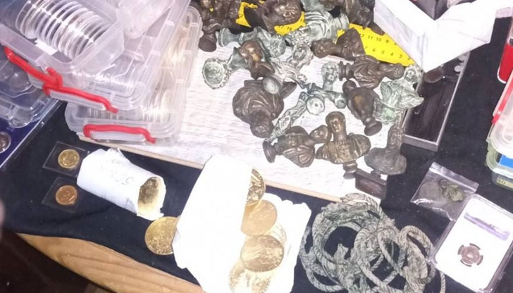 Задържаха седем участници в групата за търсене, държане и трафик на