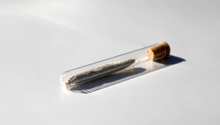 34-годишният русенец сам е признал на полицията, че тревната маса,