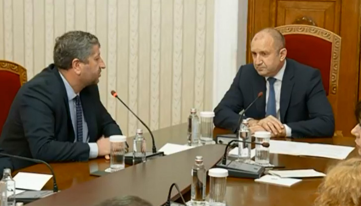 Президентът провежда шести поред консултации за съставяне на правителствоРумен Радев