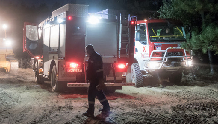 Пожарите са били в сухи треви и няма нанесени материални