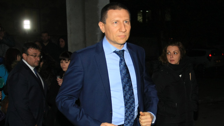 Хората са били държани в робство, карани са да извършват