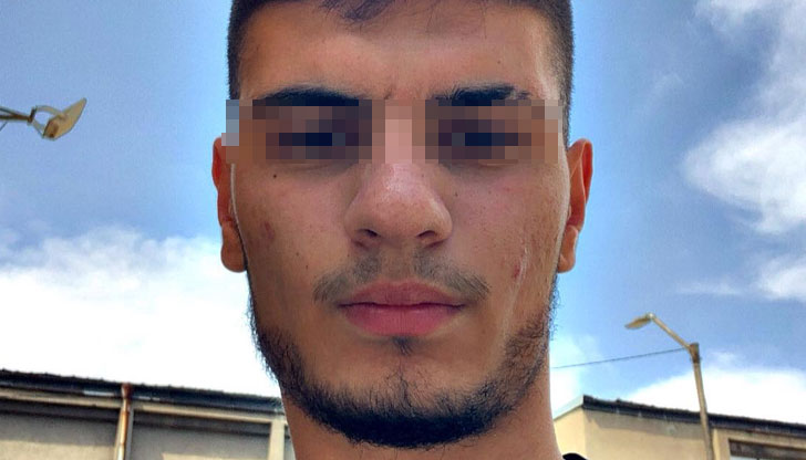 На клипа се вижда и как бияча от Русе пие течност, наподобяваща