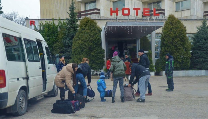 Хаосът и вчера остави хора без хранаБлизо 10-месечната програма, с