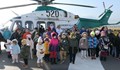Дядо Коледа и Снежанка кацнаха с хеликоптер на „Аерогара София“