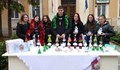Благотворителен базар на ученици от ПГДВА „Йосиф Вондрак“ събира средства за Българската Коледа