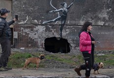 Полицията в киевското предградие Хостомел е арестувала група от осем