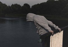 Младежът е загинал на място Младеж загина след като скочи