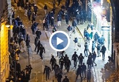 Фенове на Мароко хвърляха запалителни бомби по полициятаМасови безредици избухнаха