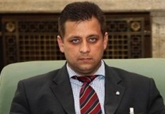 Не им вярвайте лъжат ви Всички днешни политици лъжат Едни се